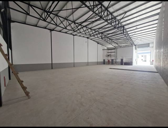 565M² WAREHOUSE TO LET IN STIKLAND INDUSTRIAL